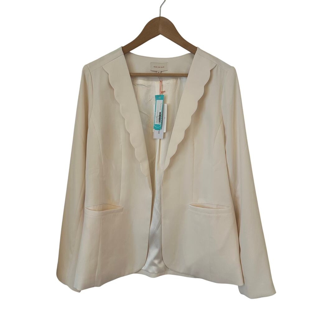 Skies Are Blue Med Women's Scalloped Cream Off White Blazer Scalloped Collar NWT